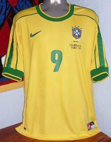 Ronaldo Jersey Brazil on Brazil Ronaldo World Cup 1998 Soccer Jersey Shirt Home Auctions Buy
