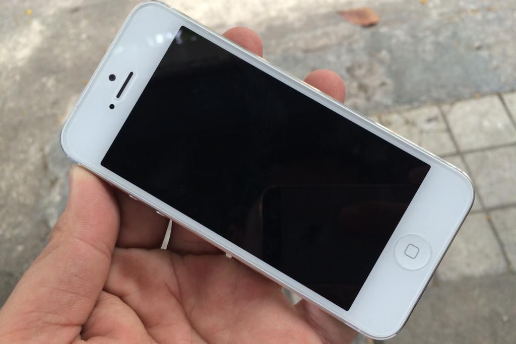 iPhone 5 Trắng, Đen - Quốc Tế - Like New - 1