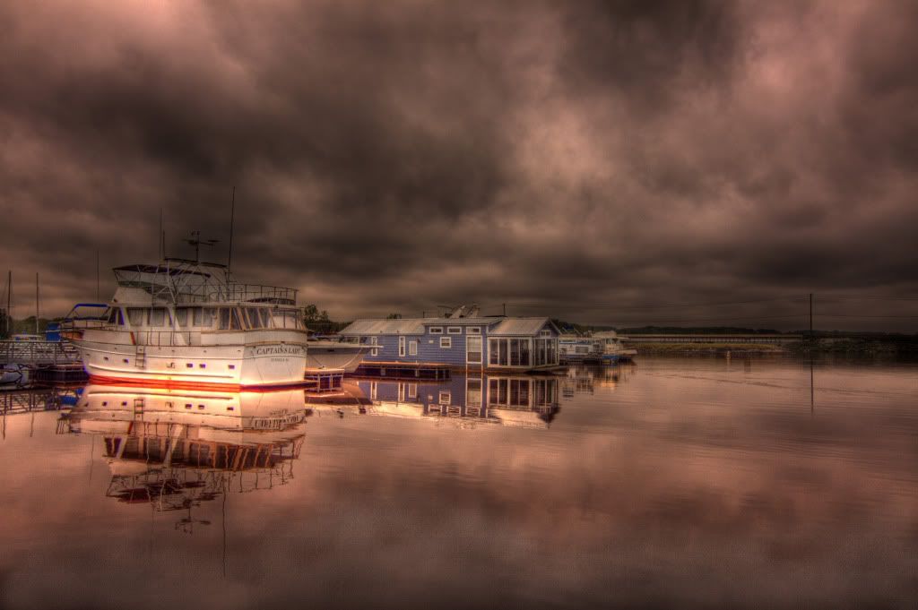 IMAGE: http://i1208.photobucket.com/albums/cc379/mercury1234/Boateufalalakepmx_MG_4705_6_7_tonemapped.jpg