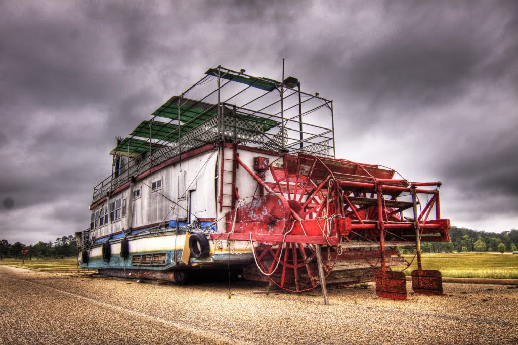 IMAGE: http://i1208.photobucket.com/albums/cc379/mercury1234/eufalaboatstrandededredrudderpmx_MG_4708_09_10_tonemapped.jpg