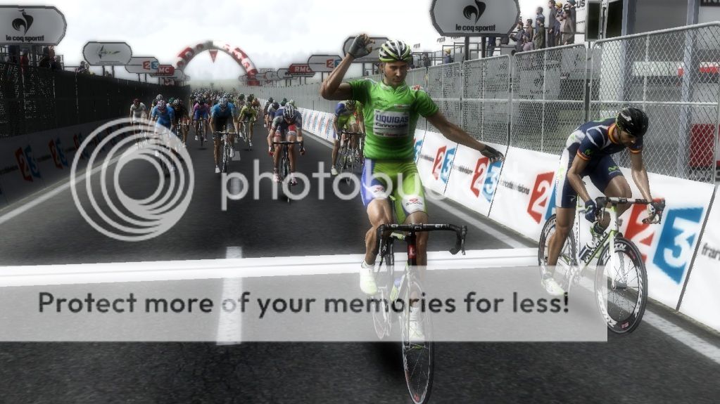 i1208.photobucket.com/albums/cc374/mresuperstar4/Peter%20Sagan%20QFH/Vuelta/Stage%2013/7.jpg